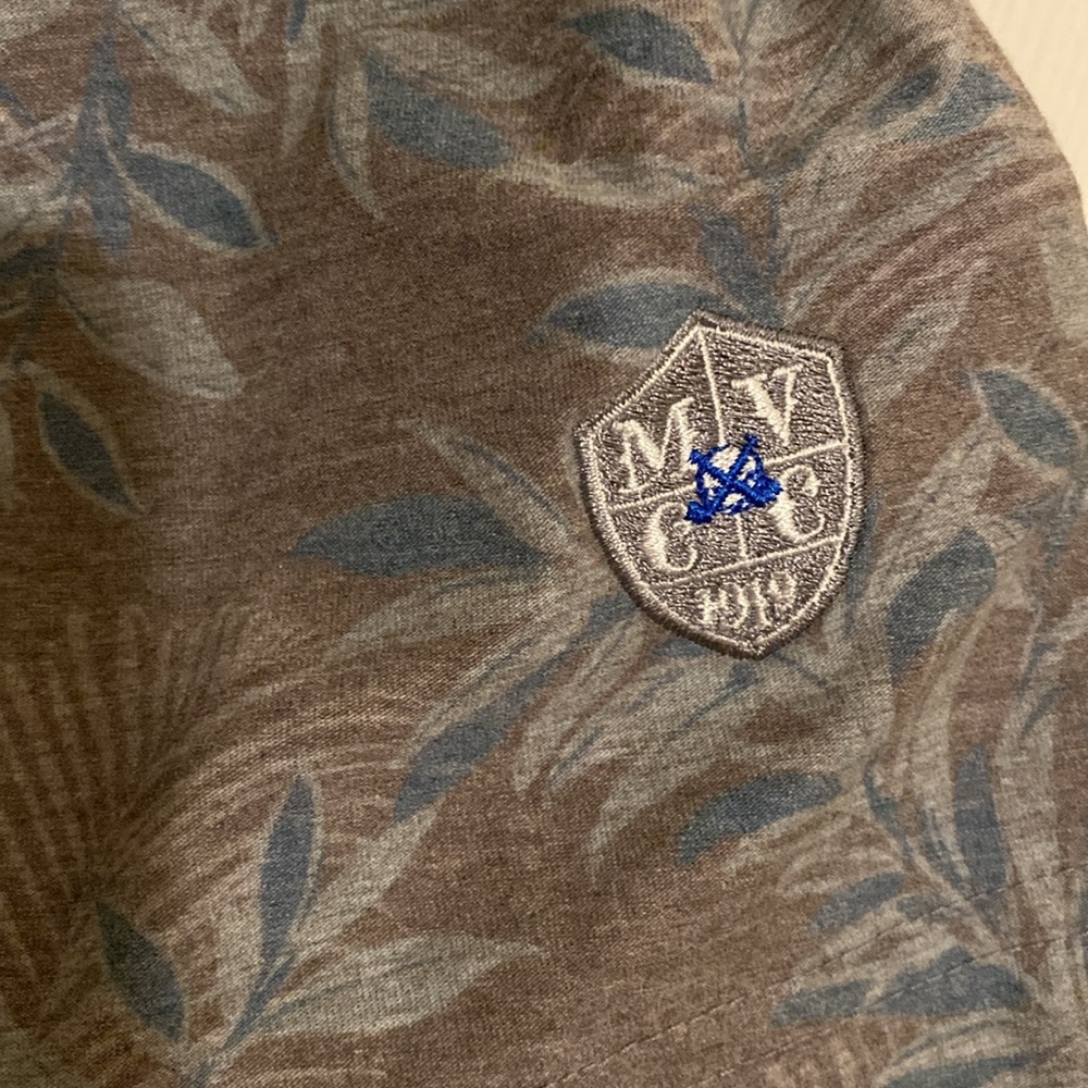 Mens Travis Mathew logo’d golf shirt, size Large. Subtle palm print. - Picture 4 of 7